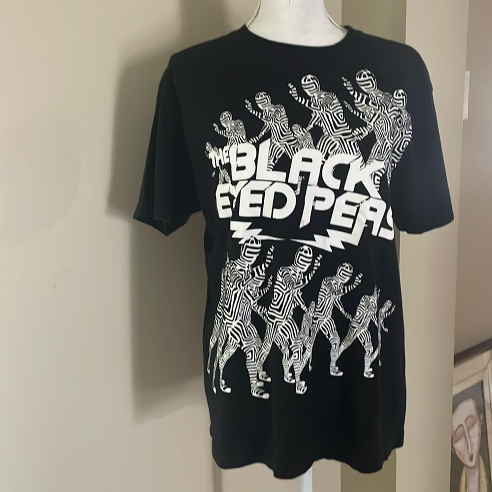 Black eye peas t shirt size M